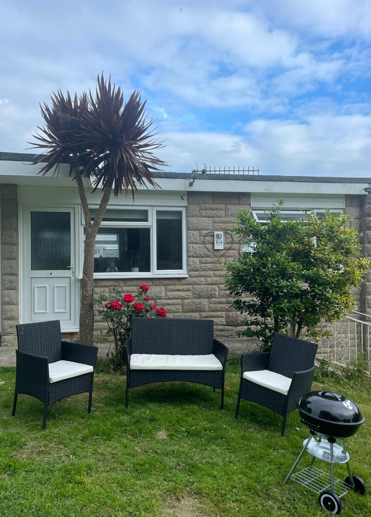 Look No Further Gorgeous Newly Renovated Contemporary Chalet Sandown Bay Holiday Centre Eksteriør billede